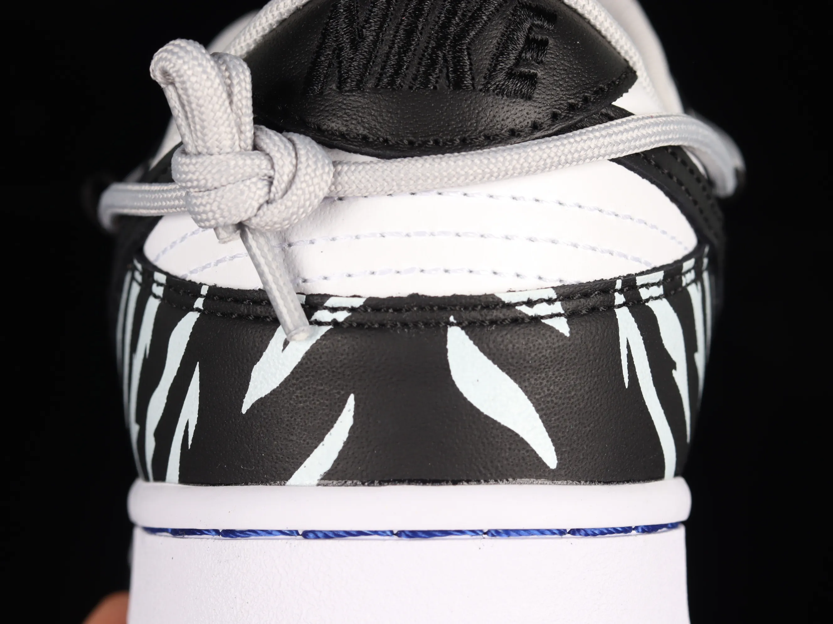 All categories Nk SB Dunk series Nk SB Dunk Low low-top sneakers F version Nk Dunk Low "CNY" Year of the Tiger limited edition SB smashing backboard fashion casual sneakers DD3363-002